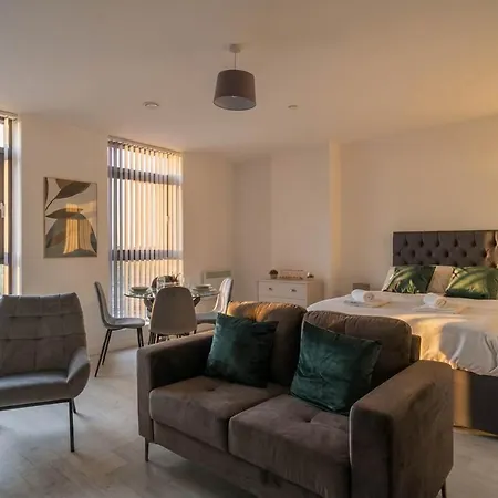 Modern In Salford Great Views مانشستر