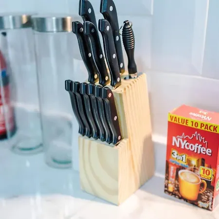 Fun & Spacious 3bed L Pool Table & Pingpong Table