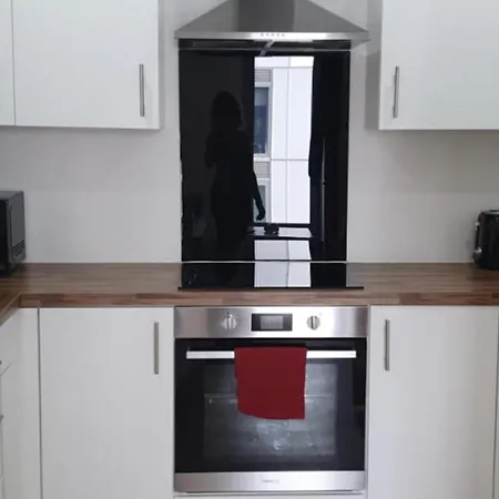 1 Bed Sleeps 2 - Wifi & Tv * Manchester