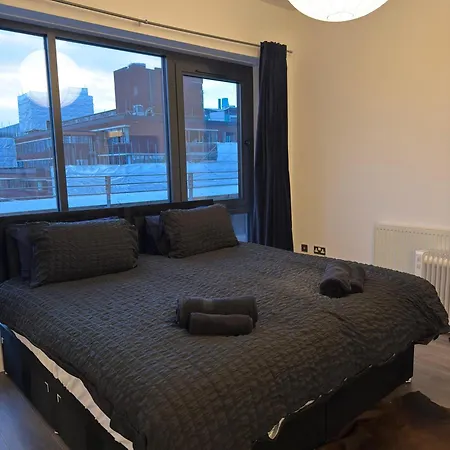 Luxury Penthouse Skyline Views Appartement