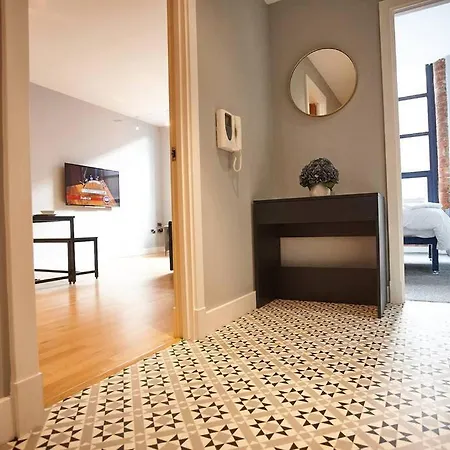 The Diamond * Μάντσεστερ