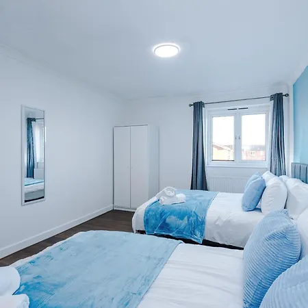 New Spacious House, Pool Table, Driveway Parking And Ps4 Дом отдыха *