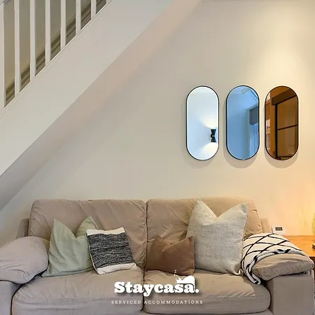 Stylish Interior Cosy Haven - On-street Parking