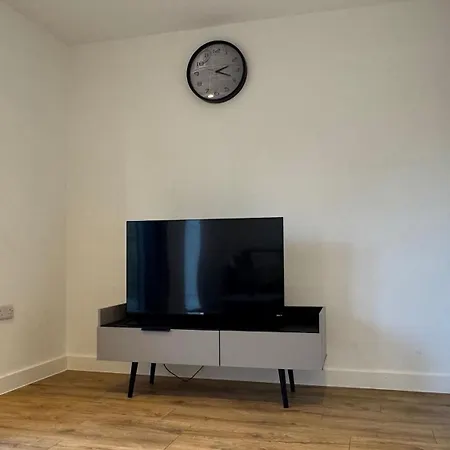 Joyful Management - A Mordern Semi-detached House With 3 Bedroom *