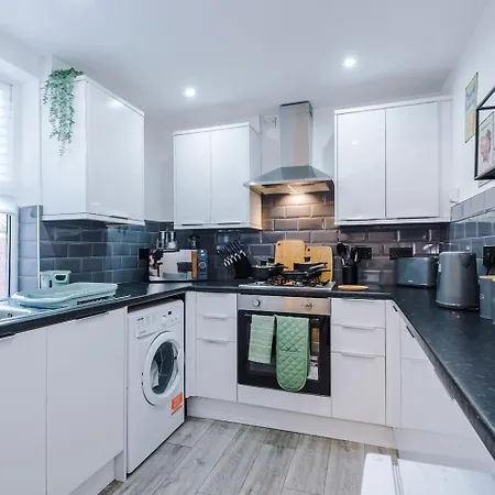 3br House In Salford Near Centre Апартаменты