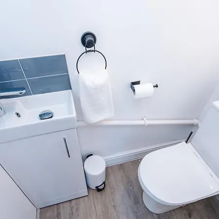 3br House In Salford Near Centre Манчестер