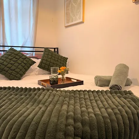 Manchester Apartment Near Old Trafford - Free Parking - Sleeps 4 Διαμέρισμα Μάντσεστερ