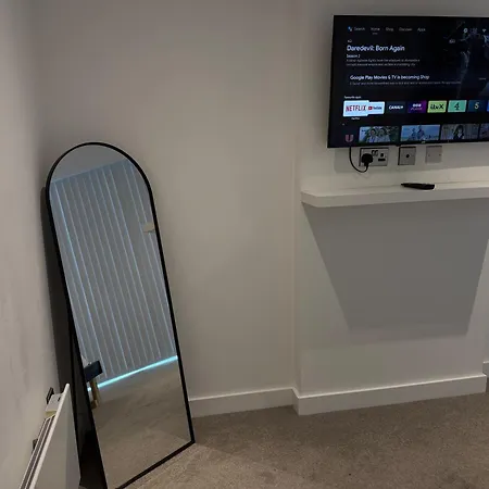 Luxury 2 Bed Penthouse With Stunning Views In Centre