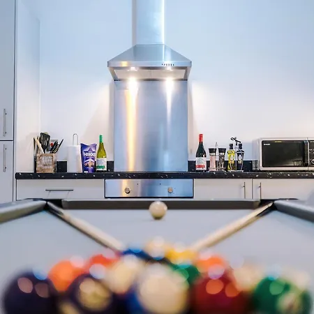 New, Luxe 2br, Manchester, Pool Table, Parking, Balcony, Ps4 Apartamento