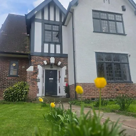 Charming Tudor White House Free Wifi Сasa de vacaciones *