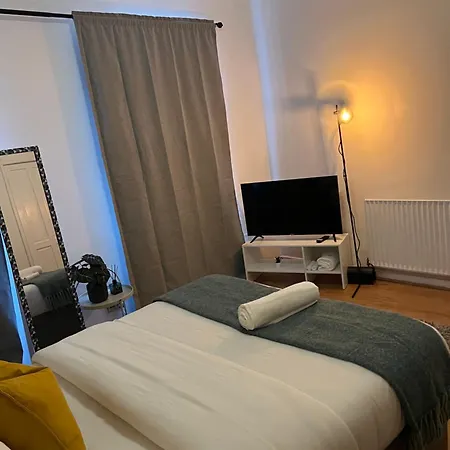 Grey Homes, Private Near Piccadilly Station 15 Mins