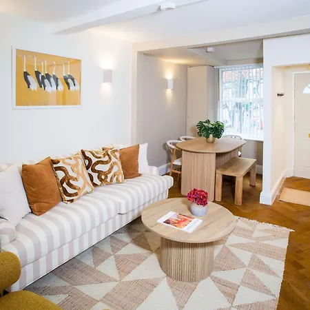 Nyaraló Stay Awhile - Rare 3-Bed Townhouse Northern Quarter - 38 Bts Manchester