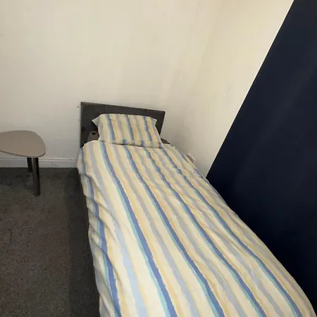 Cosy Single In M8 * Manchester