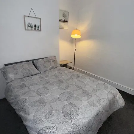 Comfortable Near Centre Manchester