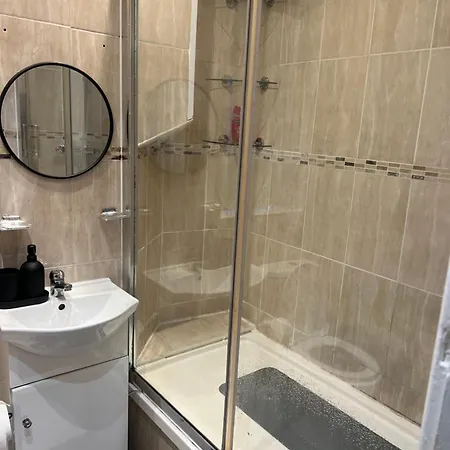 Cosy Private Near Transport Link In Kwatera prywatna Manchester