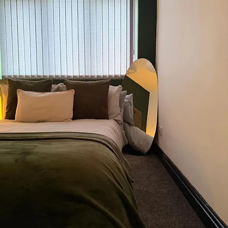 2 - Private In A Near Centre Manchester