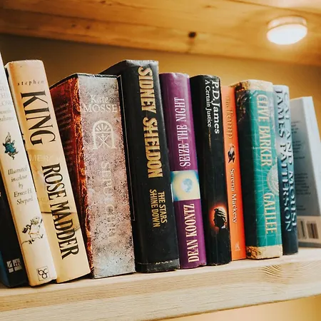 2br Cozy Retreat - Pool Table - Wifi - Sleeps 7 Holiday home *