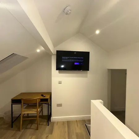 Vicvic 3* Manchester