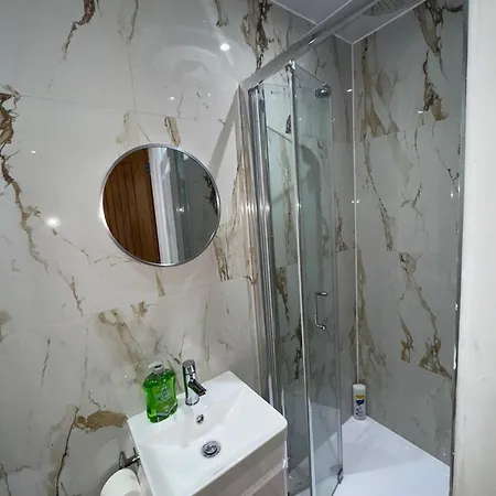 Vicvic مانشستر