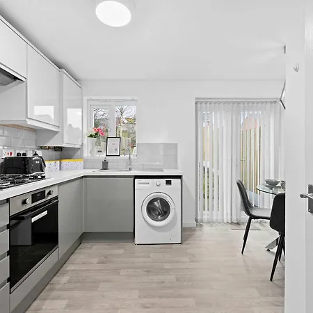 3 Bed Close To Centre Superhost Manchester