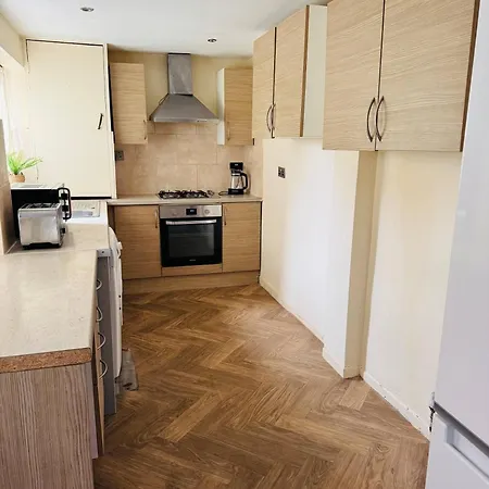 Contractors And Tourists Friendly In Salford