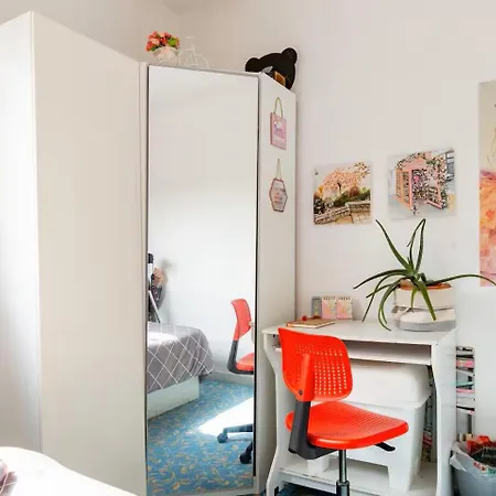 Kwatera prywatna Homely Near Center- Females Preferred *