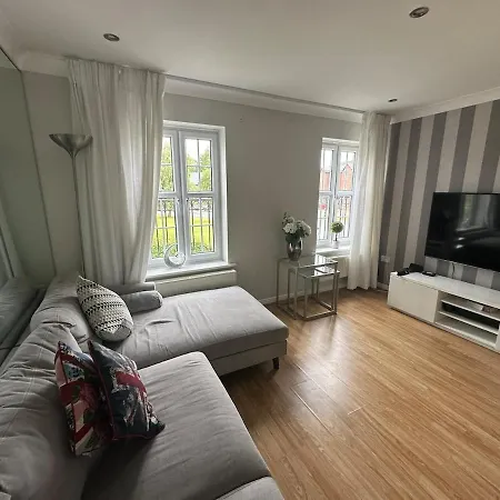 Stretford 4 Bed Townhouse M32 Сasa de vacaciones Mánchester