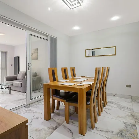 Сasa de vacaciones Stylish With Free Parking And Easy Access