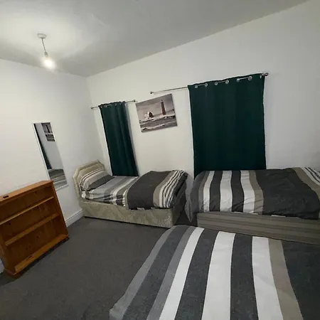 Comfortable Triple Near Center *