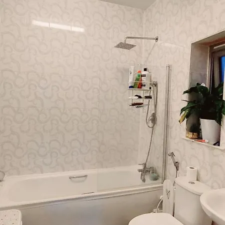 Homely Near Center- Females Preferred