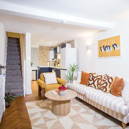 Awhile - 3-bed Townhouse Northern Quarter Manchester