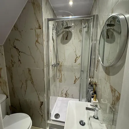 Vicvic Guest house Manchester