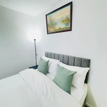 Stylish 4 Bedroom House Sleep Up To 7 - Free Parking Casa vacanze *