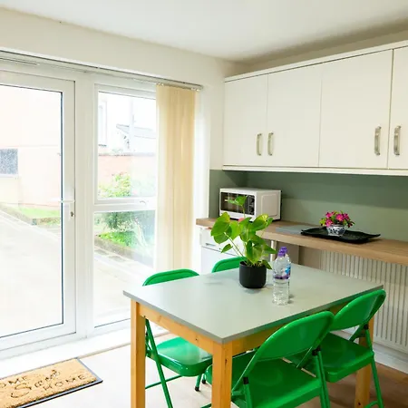 5-bed House M13 * مانشستر