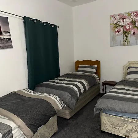 Comfortable Triple Near Center *