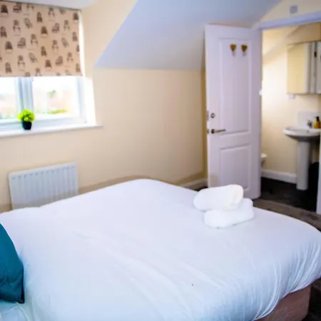 House - Sleeps 7 - Parking - 10min Drive To Centre * Manchester