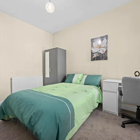 Three Bedroom House By Brookland Serviced Short Lets With Free Wifi Semesterbostad