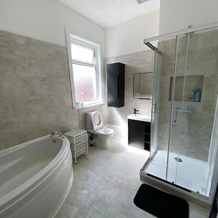 Huge Modern To In Salford Samson Plab Guest house Manchester