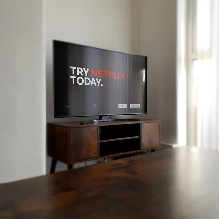 Spacious 3br - Nr Clifton Train Station 510min Walk - Garden Free Parking *