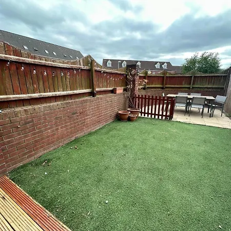 Spacious 4 Bed Townhouse M32 Manchester