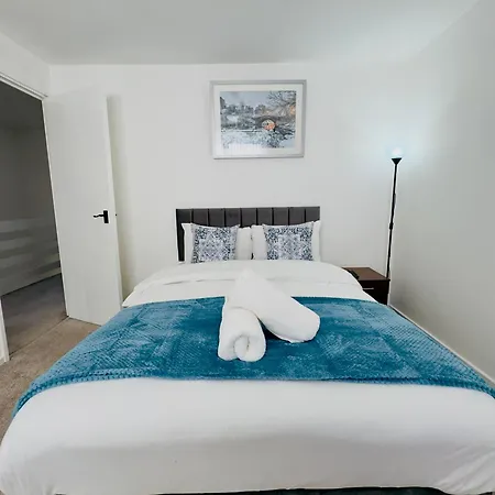 Holiday home Stylish 4 Bedrome House - Free Parking Manchester