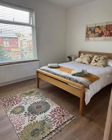 Stylish Didsbury House Dom wakacyjny