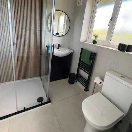 The Serene Retreat In Casa de Férias Manchester