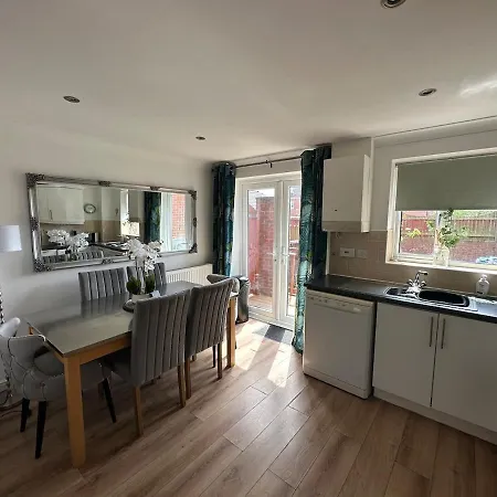 Stretford 4 Bed Townhouse M32 Dom wakacyjny Manchester