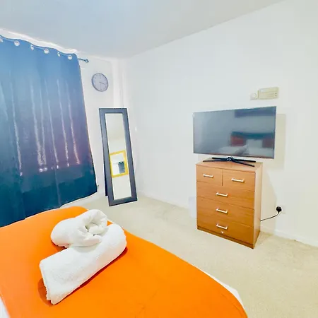 Сasa de vacaciones Stylish 4 Bedrome House - Free Parking Mánchester