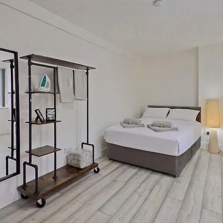 Spacious 5br House Near Centre Сasa de vacaciones Mánchester