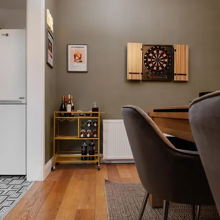 펜션 2br Cozy Retreat - Pool Table - Wifi - Sleeps 7