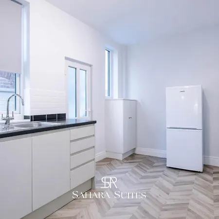 New Stylish 4br - Sleeps 9 - Parking Nyaraló *