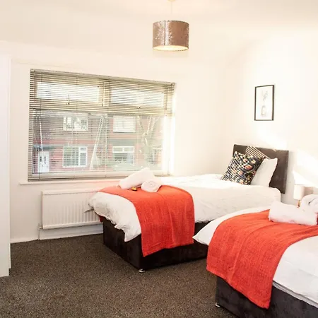 3 Bed - Shefa Homes * مانشستر