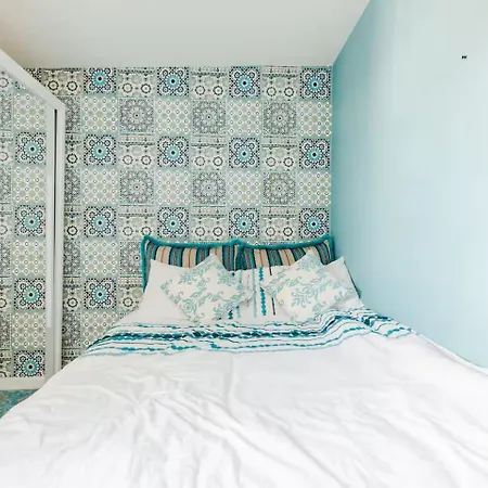 Homely Near Center- Females Preferred